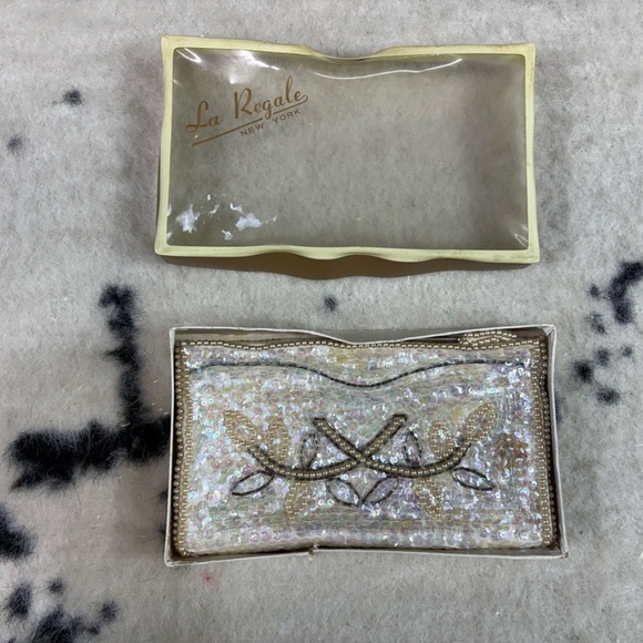 La Regale Handbags - La Regale Women’s Ivory  Embroidered Vintage Sequin Clutch Bag